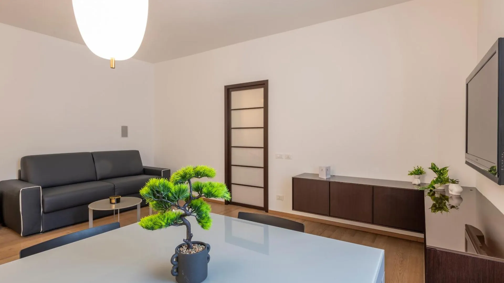 Milan Royal Suites Luxury P.Zza Della Repubblica 0*,